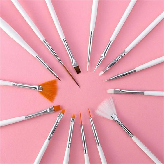 Pinceles y Accesorios para Uñas